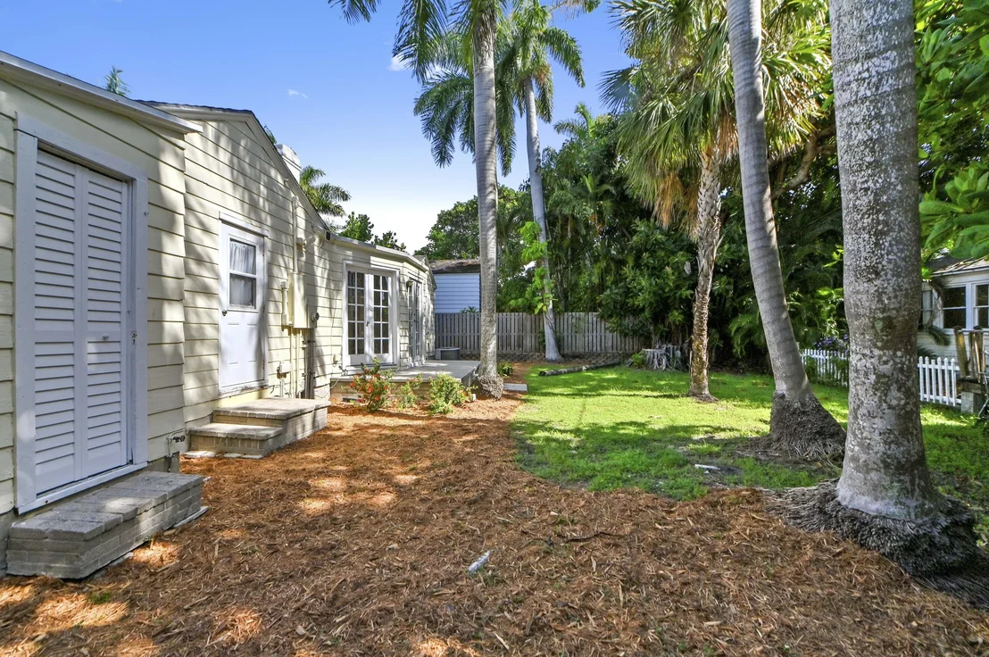 Photo of 53 Palm Square