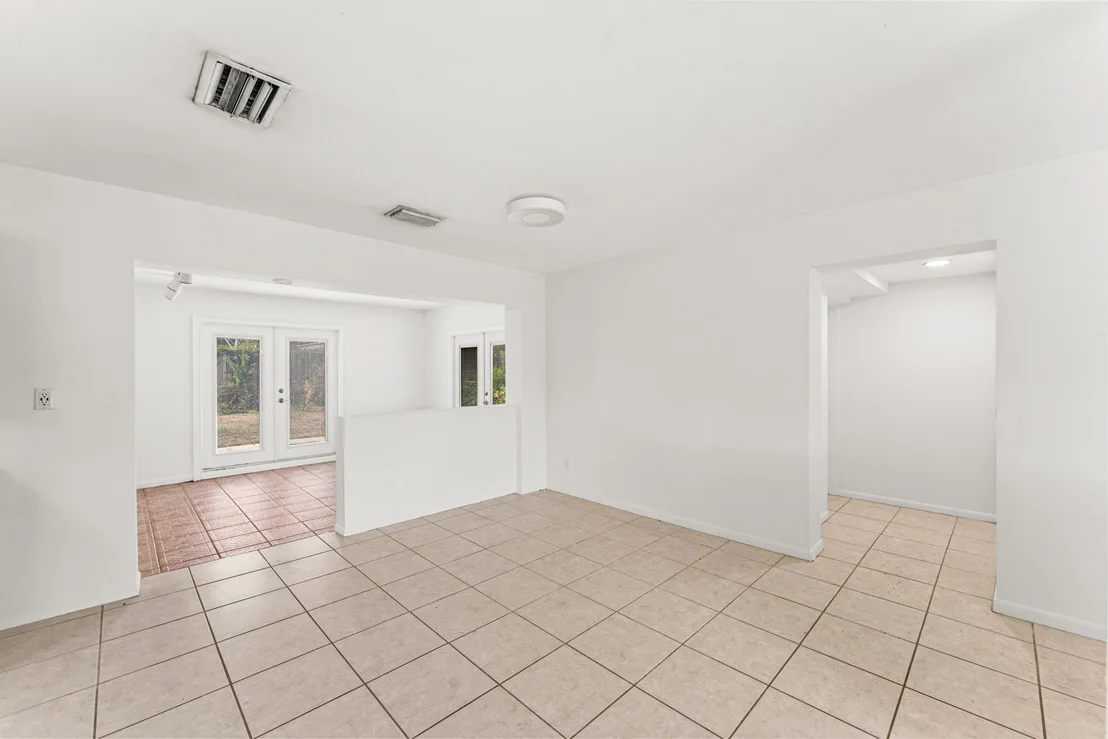 Photo of 360 NE 23rd Way