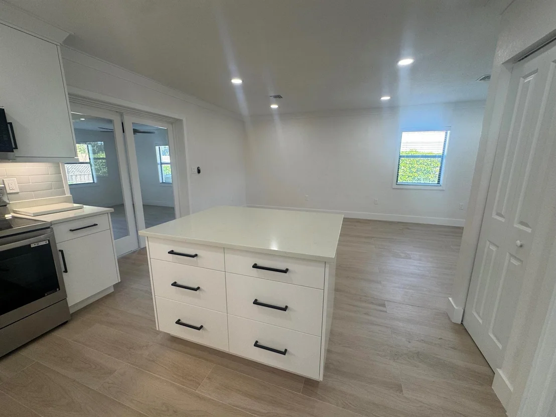 Photo of 3015 Robert Road