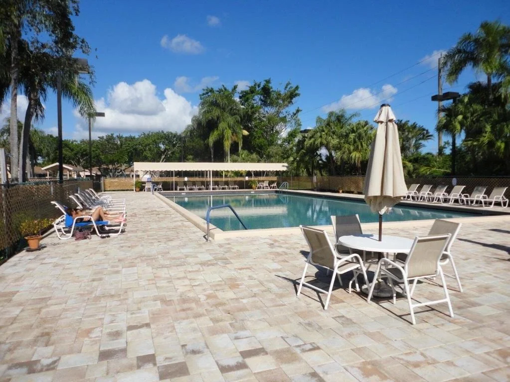 Photo of Unit D at 8077 Springtree Road