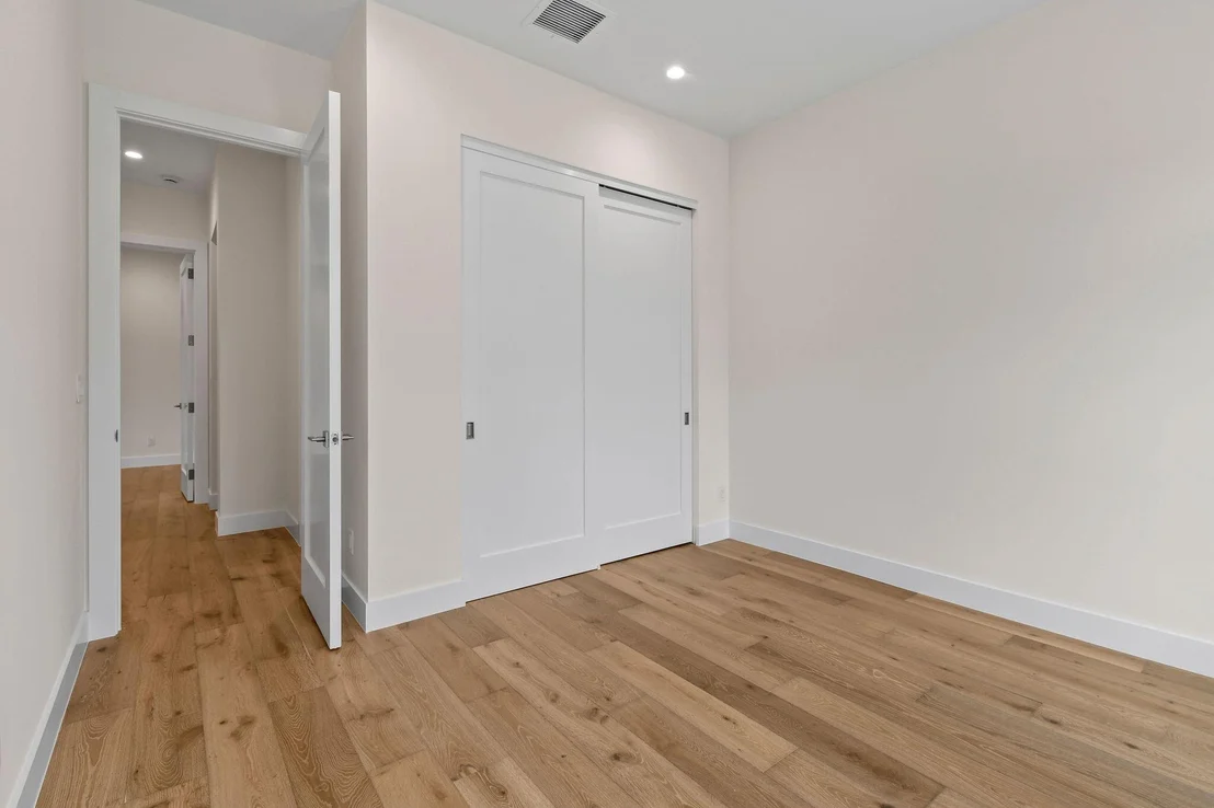 Photo of 3367 Cove Road