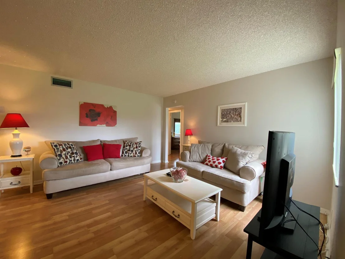 Photo of Unit D1 at 302 Pine Ridge Circle