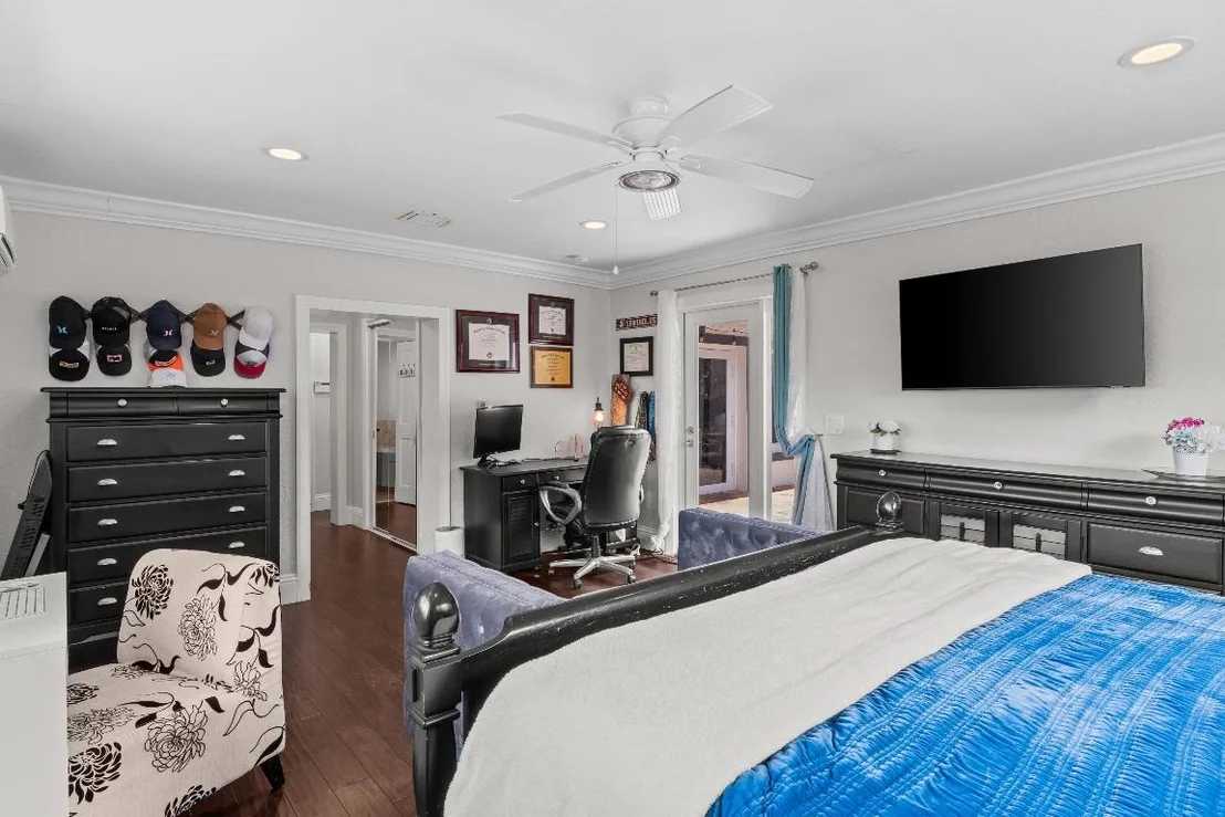 Photo of 912 Roberts Road