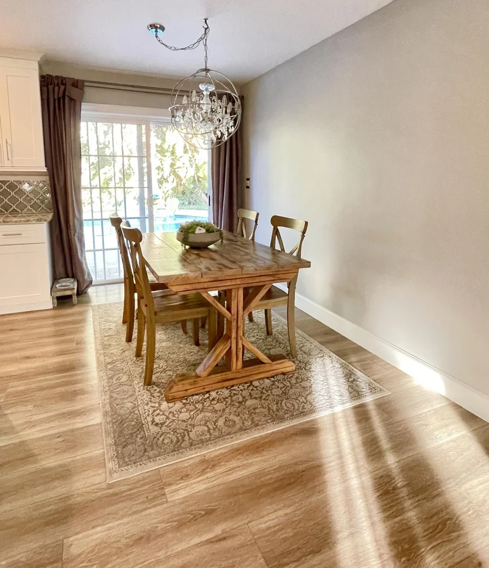 Photo of 103 E Riverside Drive