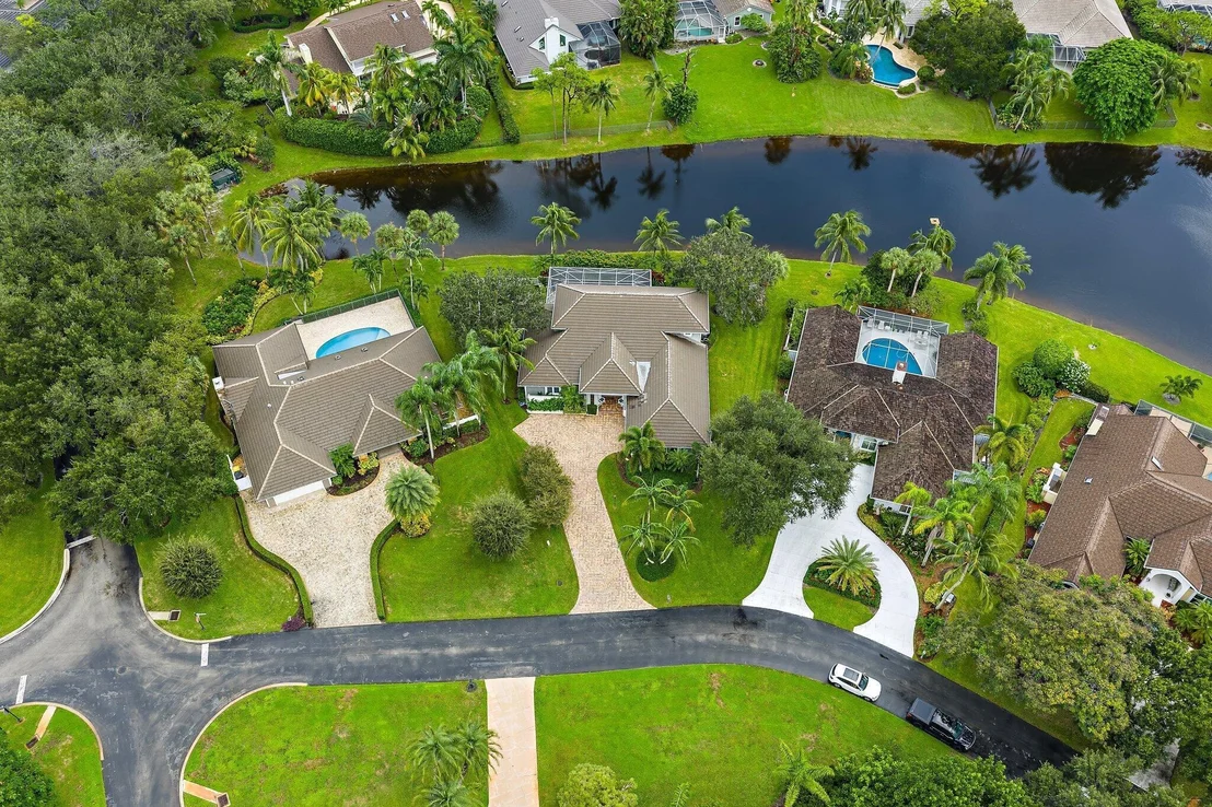 Photo of 18647 SE Lakeside Way
