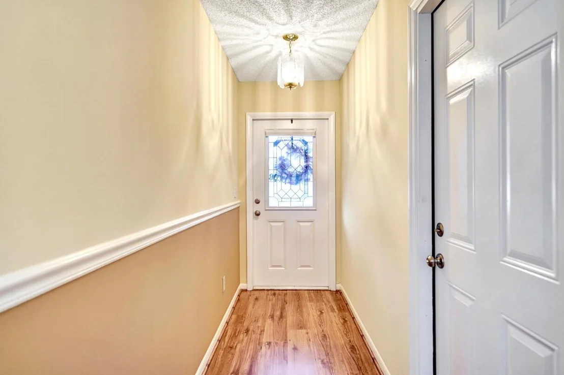 Photo of 124 Mayfair Lane