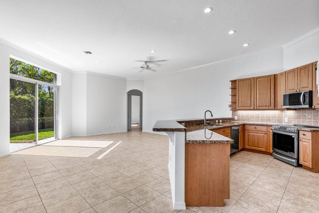 Photo of 400 Rosewood Circle