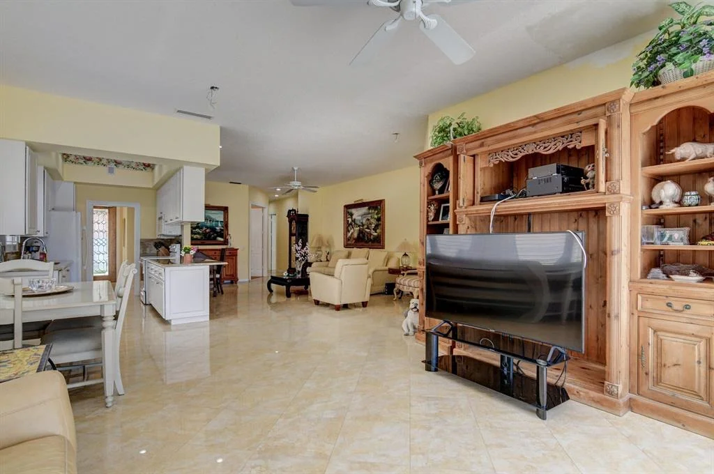 Photo of 2065 Valencia Drive