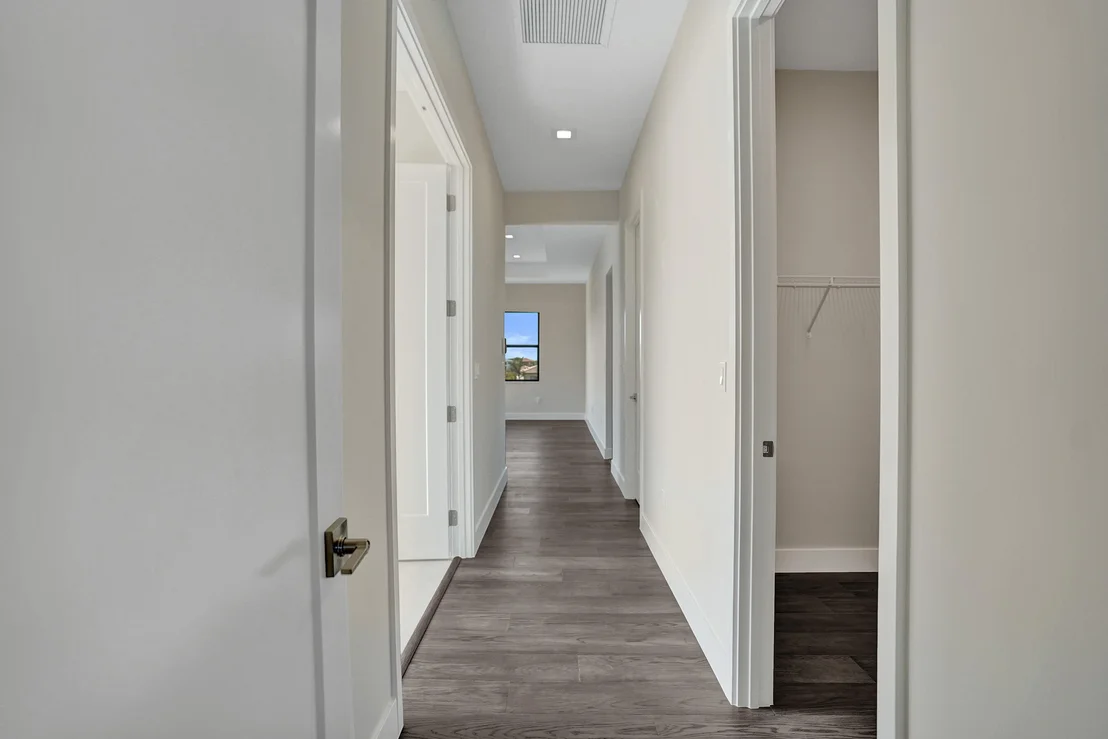 Photo of 9547 Riverside Park Drive