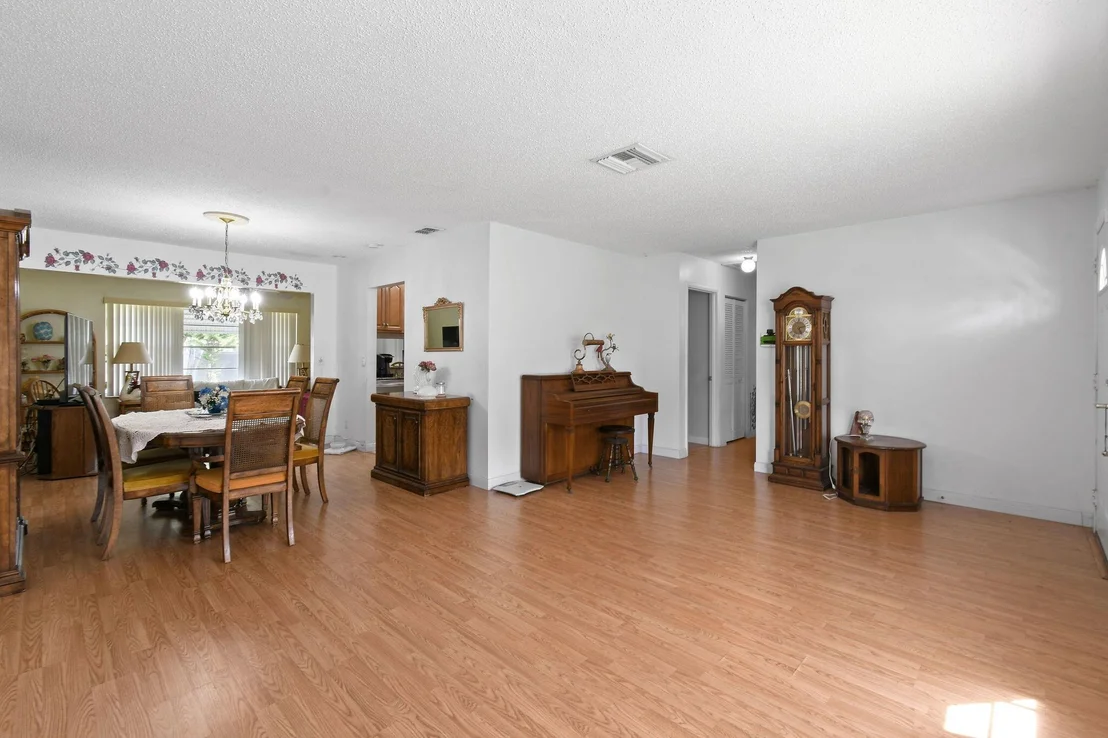 Photo of 160 Banyan Circle