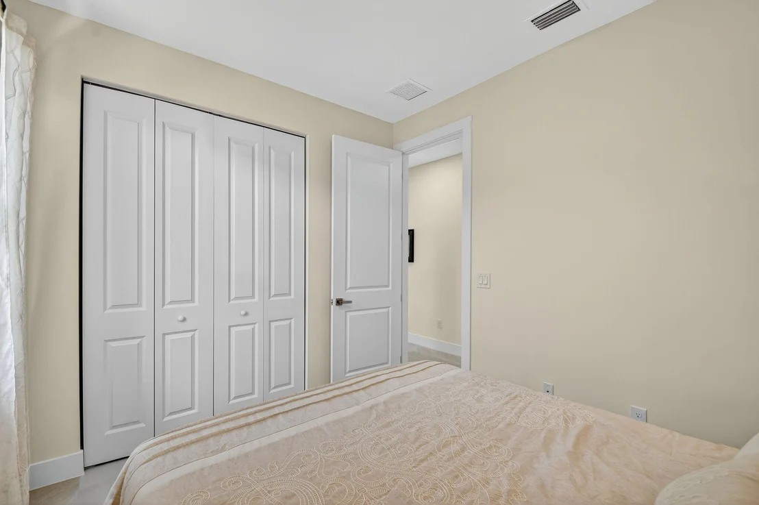 Photo of 611 N Loxahatchee Drive