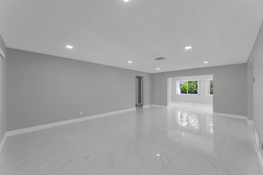 Photo of 2470 NW 3rd Avenue