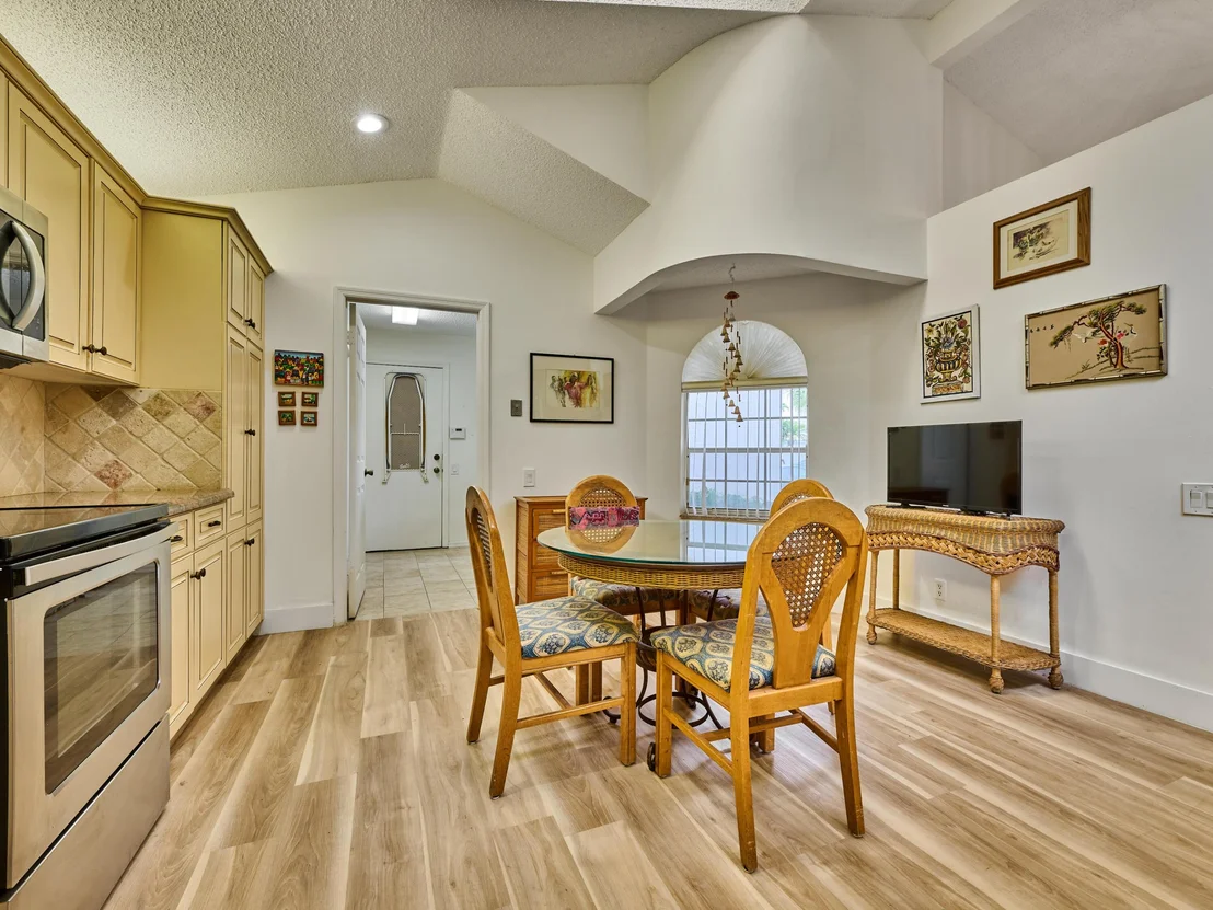 Photo of 6093 Bay Isles Drive