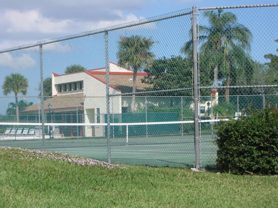Photo of 5550 Mirror Lakes Boulevard