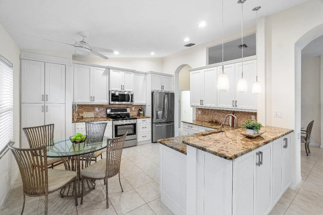 Photo of 6698 Sherbrook Drive