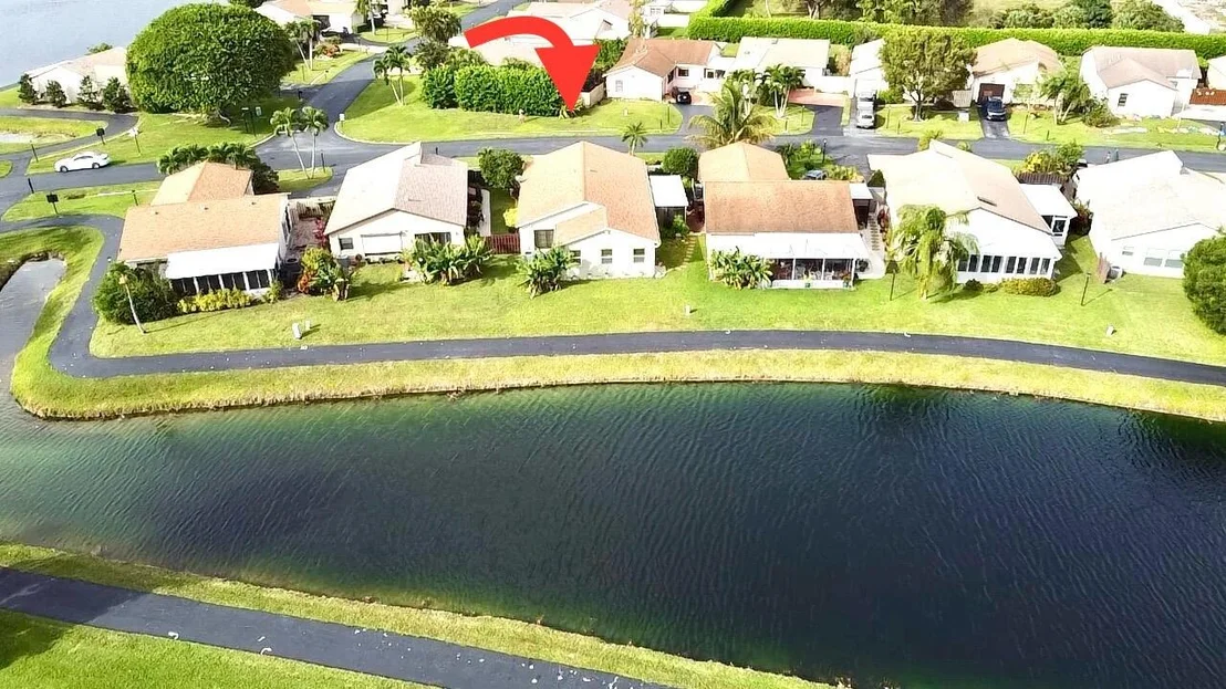 Photo of 5254 Mirror Lakes Boulevard