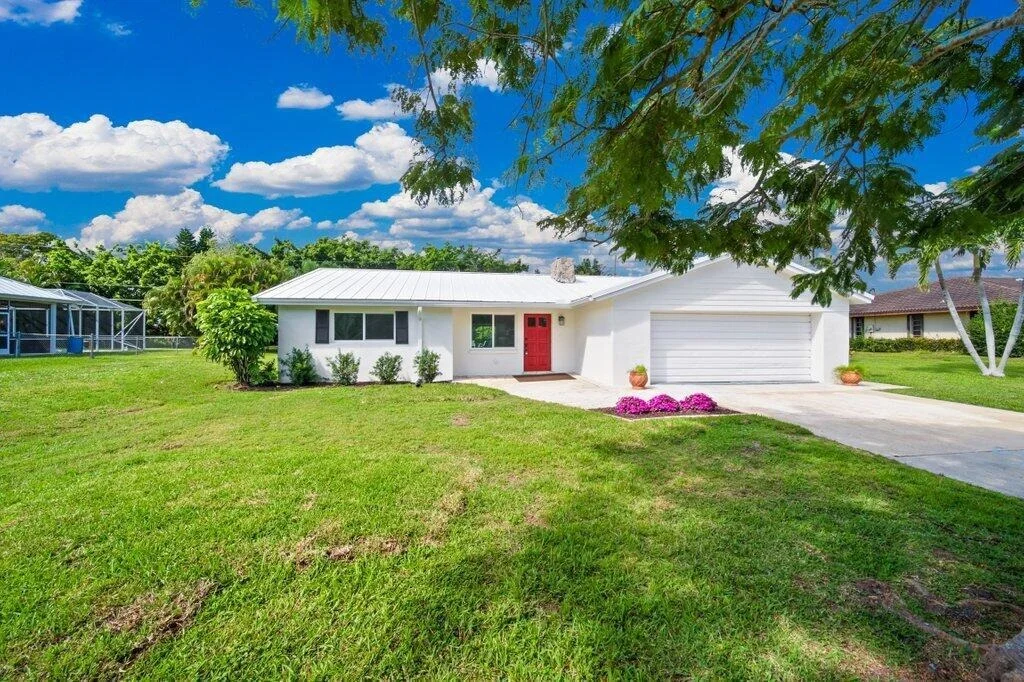 Photo of 2416 NW Everglades Boulevard