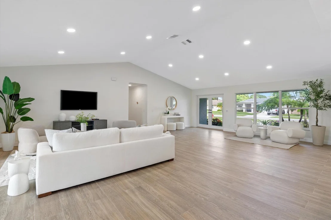 Photo of 1395 Pine Valley Drive