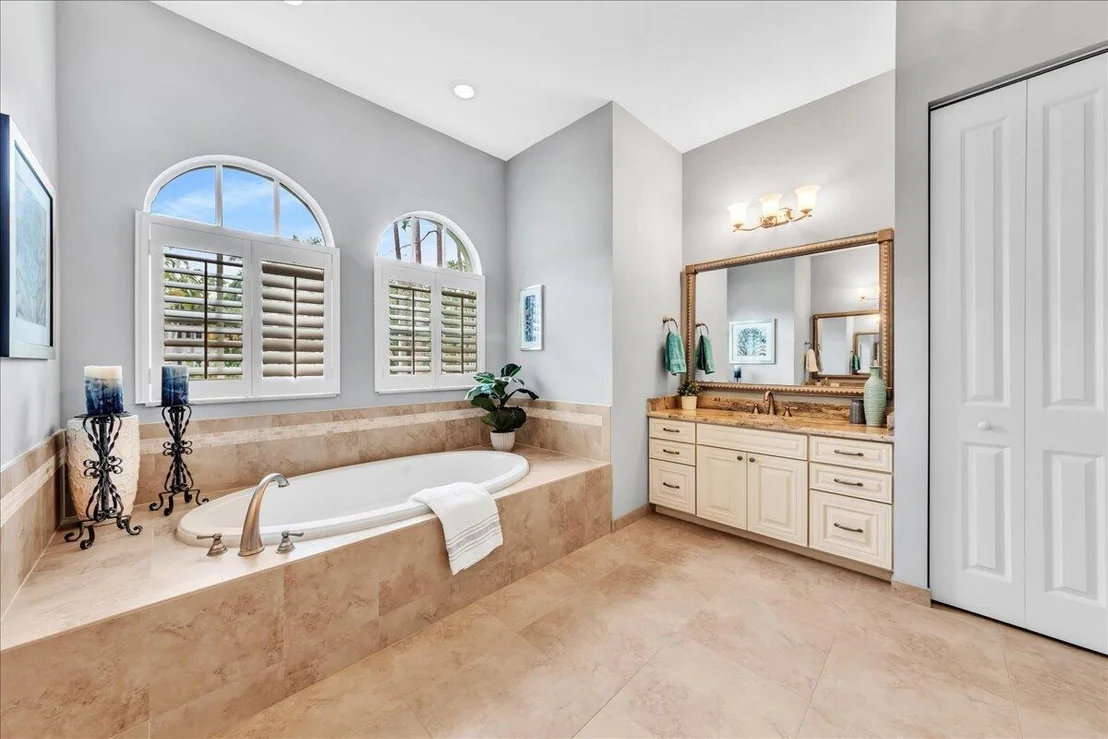 Photo of 378 Squire Drive