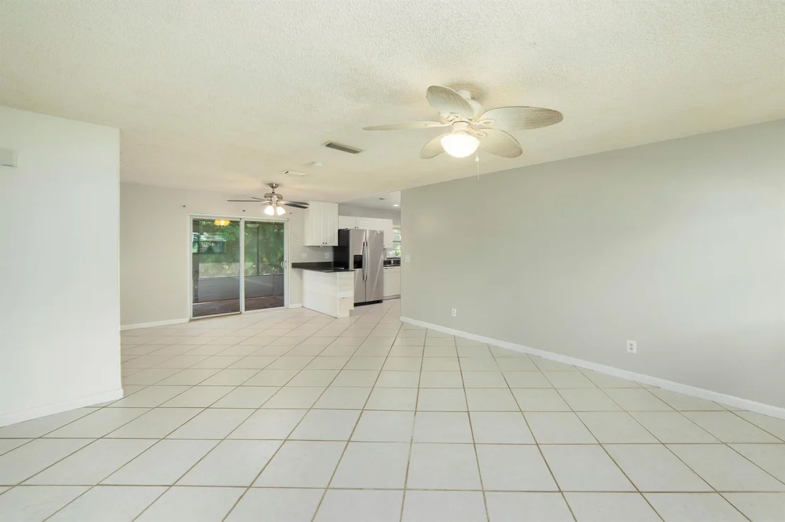 Photo of 6008 Palm Drive
