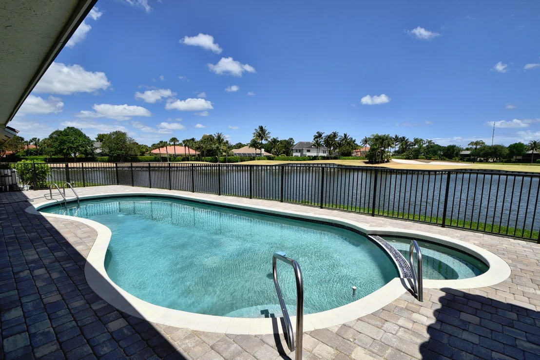 Photo of 3835 Live Oak Boulevard