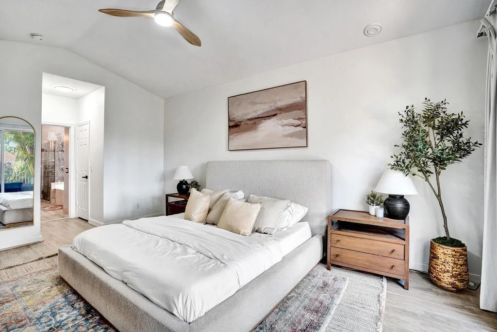 Photo of 1660 W Classical Boulevard