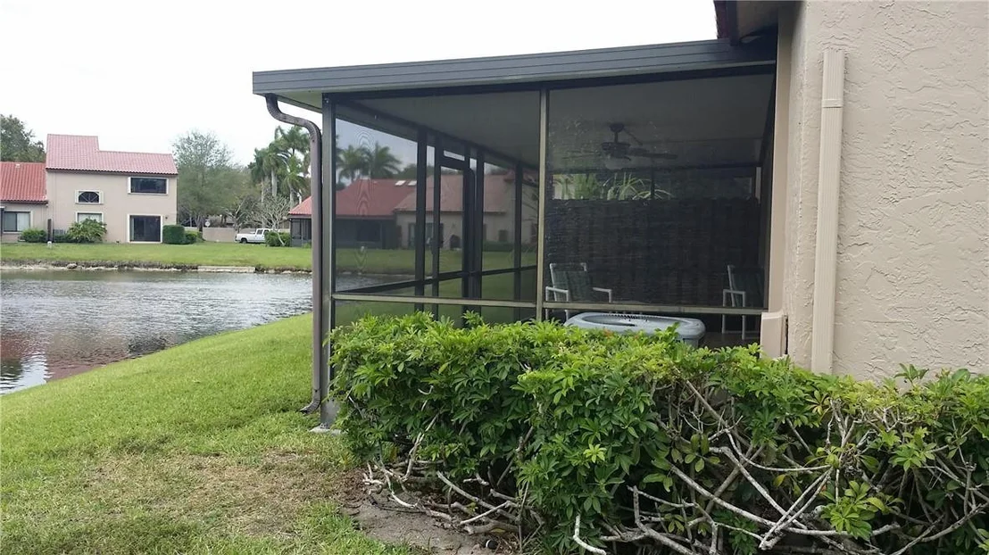 Photo of 3327 W Inverrary Boulevard
