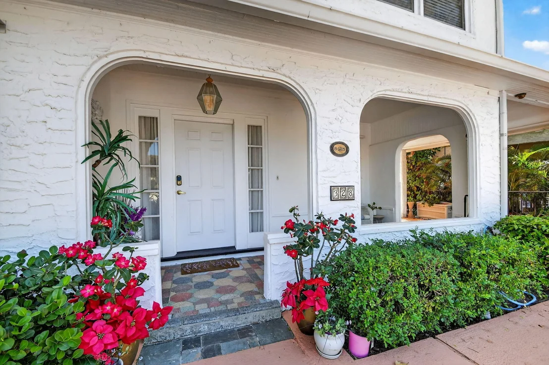 Photo of 328 Monroe Drive