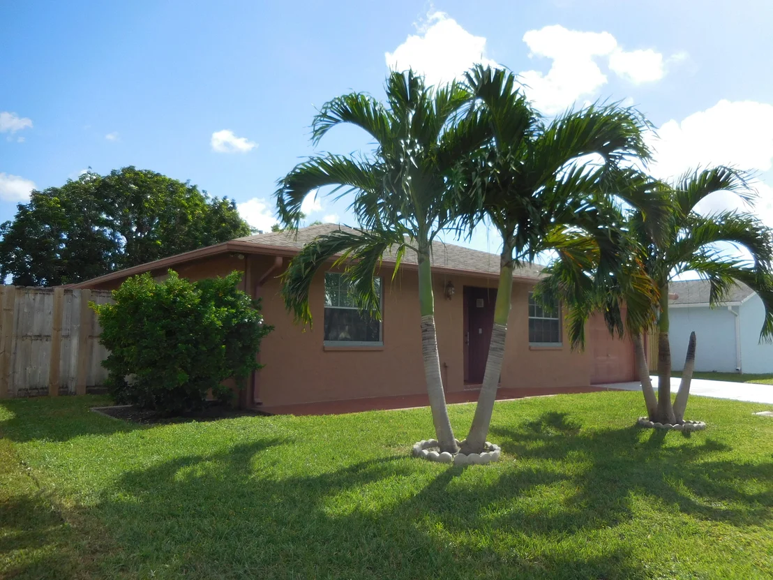 Photo of 362 Foresta Terrace