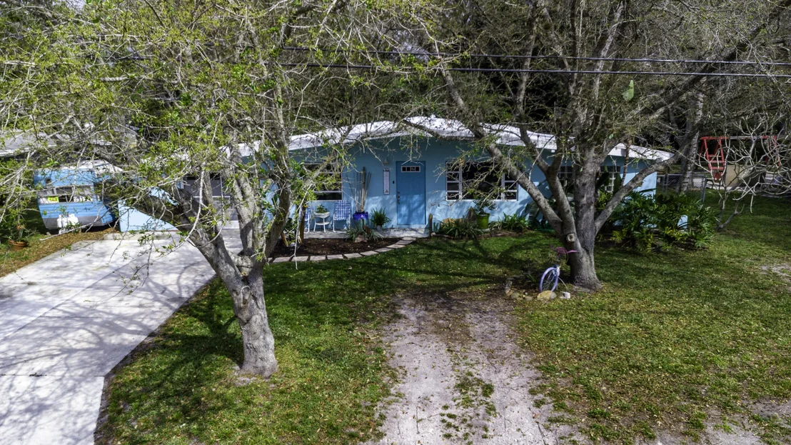 Photo of 3030 Summit Street