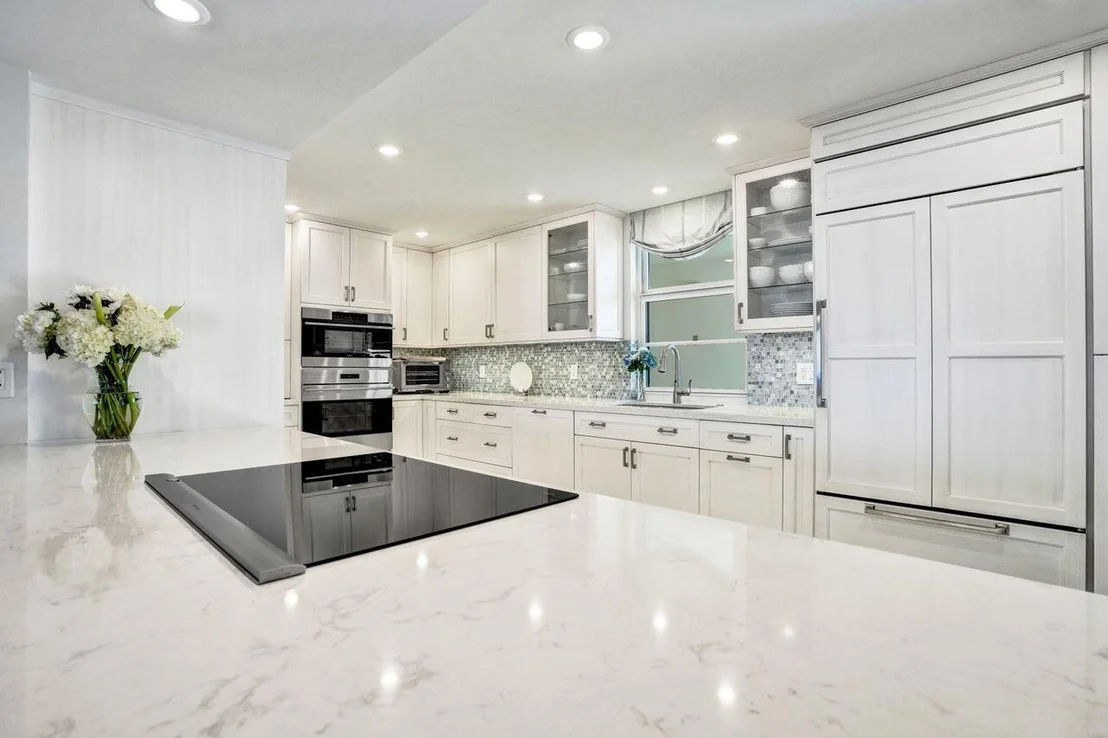Photo of Unit 703 at 400 Beach Road