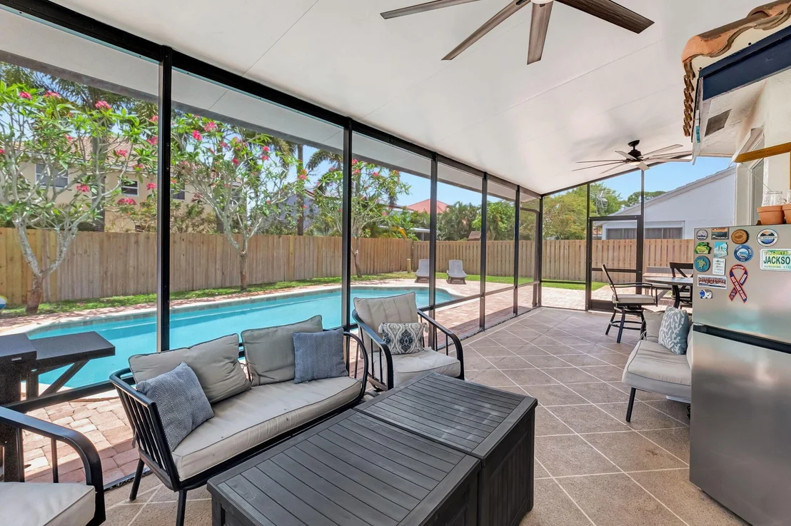Photo of 8884 Spring Valley Drive