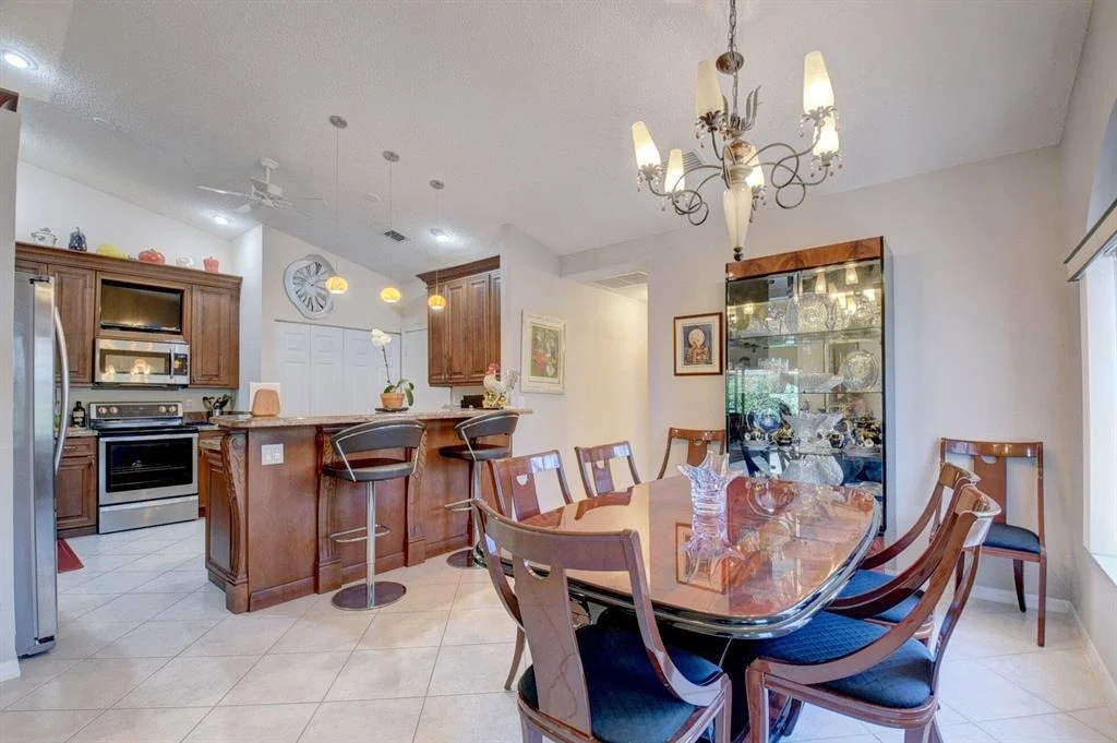 Photo of 6125 Heliconia Road