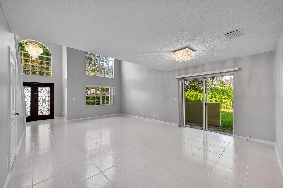 Photo of 10004 NW 57th Place