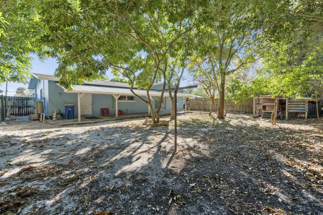 Photo of 2809 Oleander Boulevard