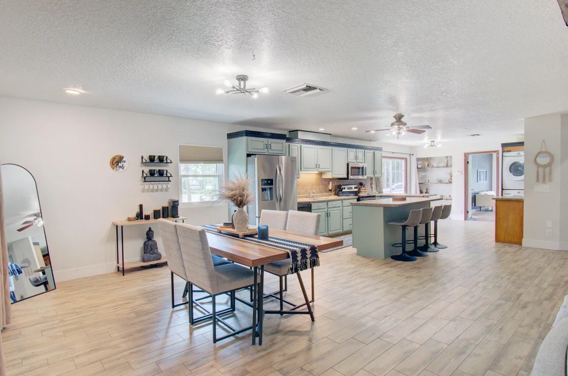 Photo of 4090 Mandarin Boulevard