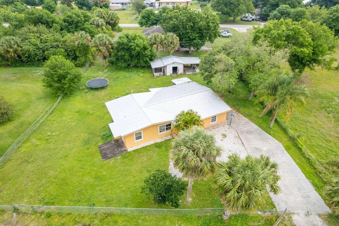 Photo of 3670 NW 27th Avenue