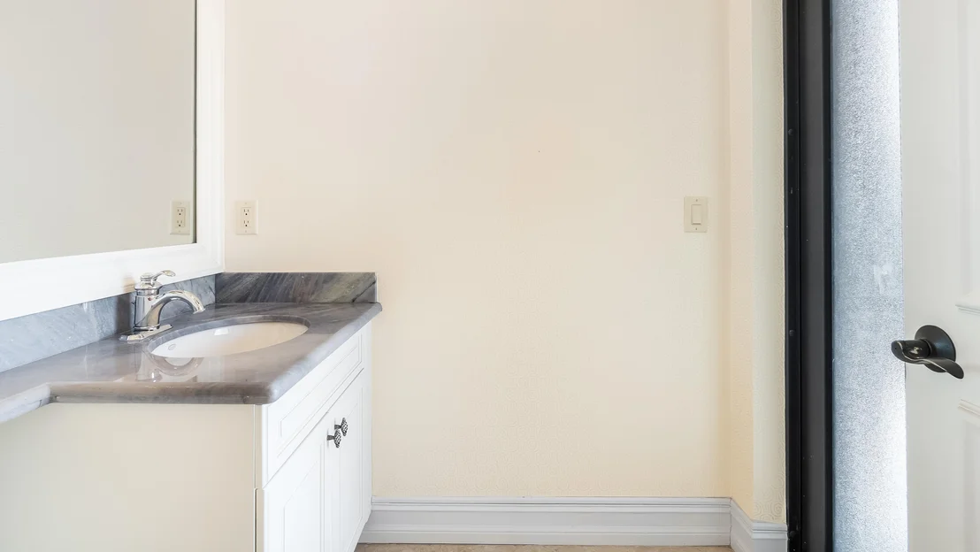 Photo of 17602 Middle Lake Drive