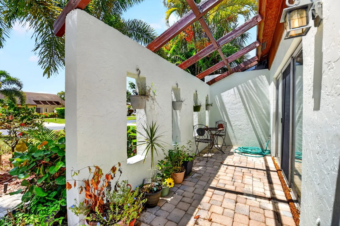 Photo of 6747 Starkeys Place