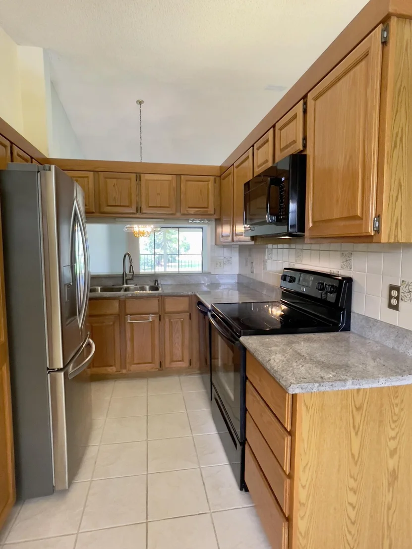 Photo of Unit B at 1002 Keystone Drive