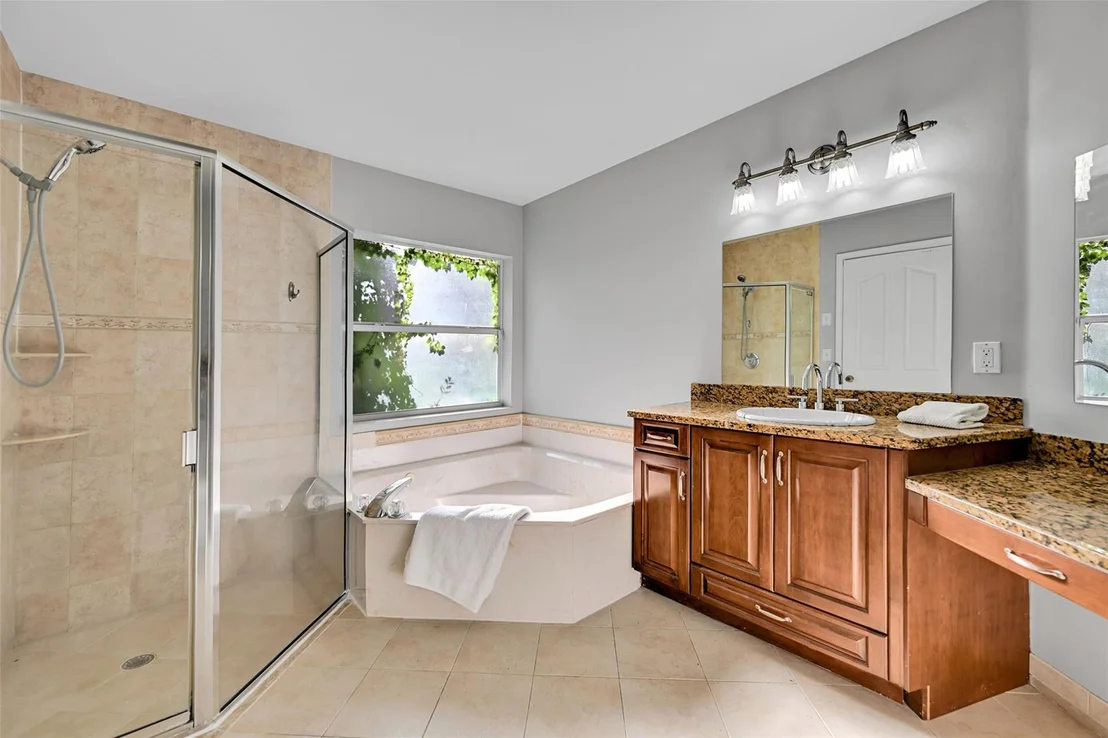 Photo of 10004 NW 57th Place