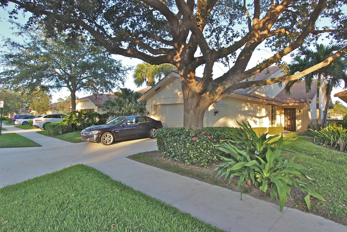 Photo of 221 River Park Drive