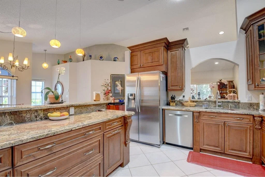 Photo of 6125 Heliconia Road