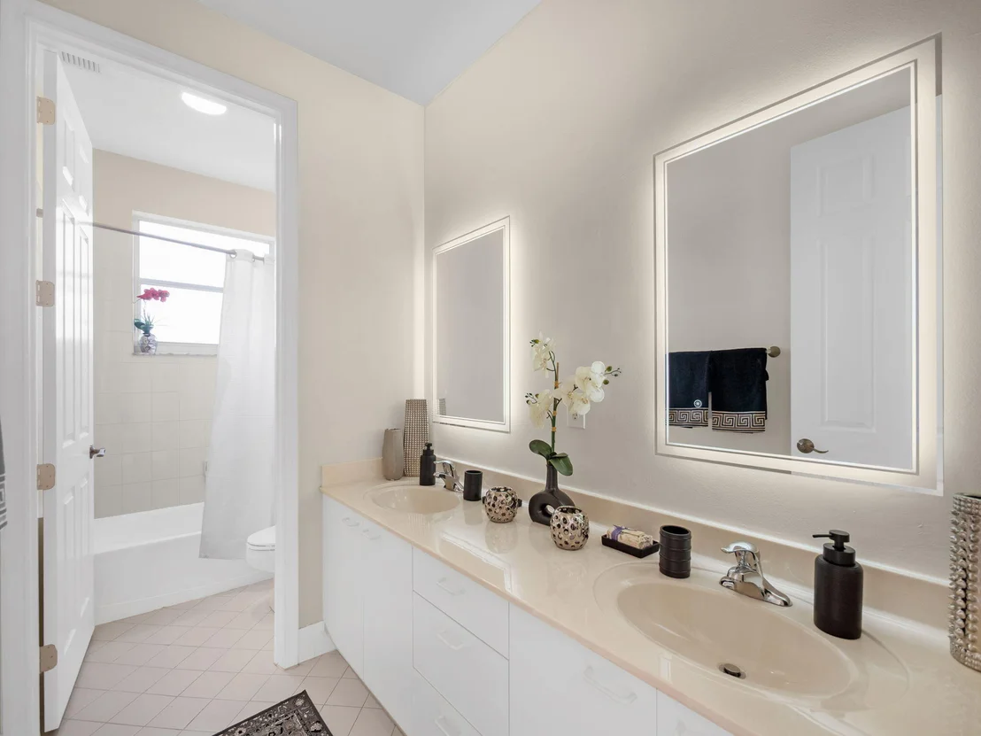 Photo of 2754 Danforth Terrace