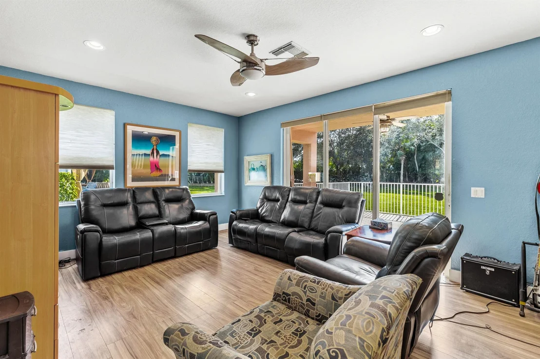 Photo of 9274 Silver Glen Way