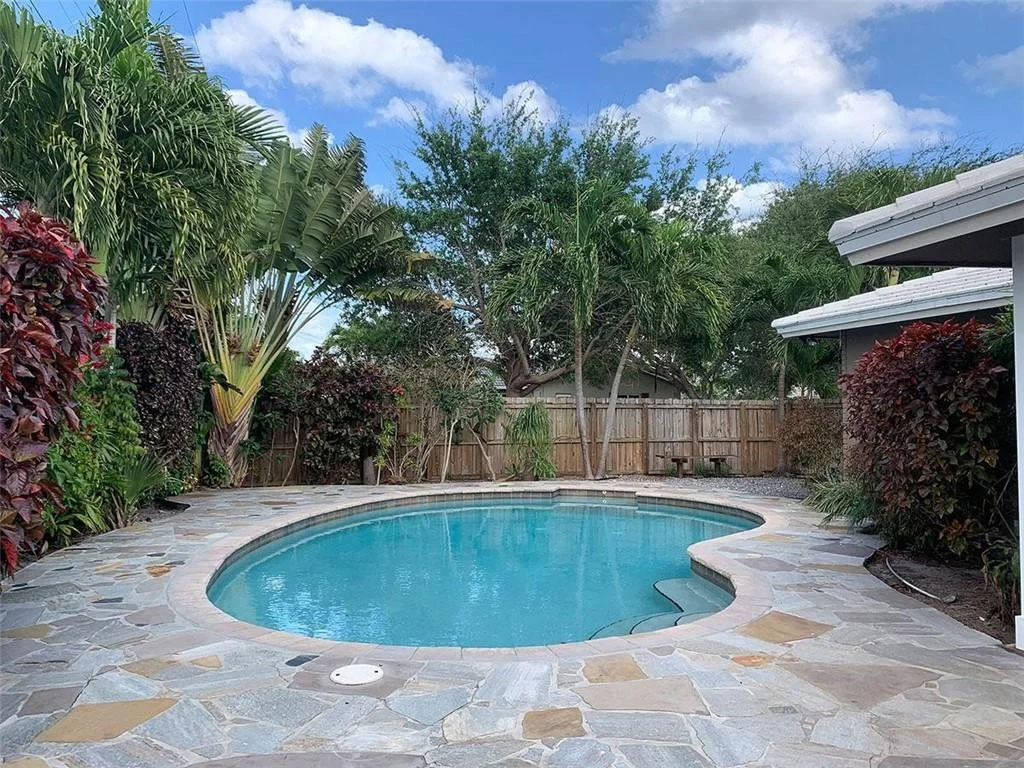 Photo of 2841 NE 45th Street