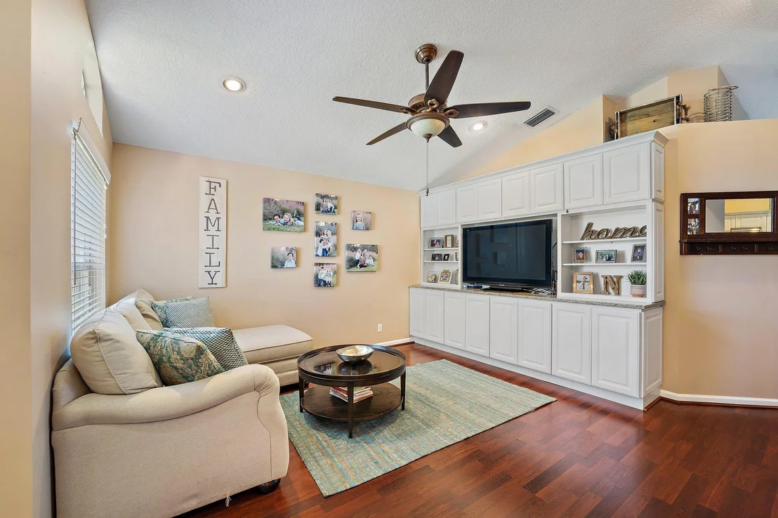 Photo of 6310 Garrett Street