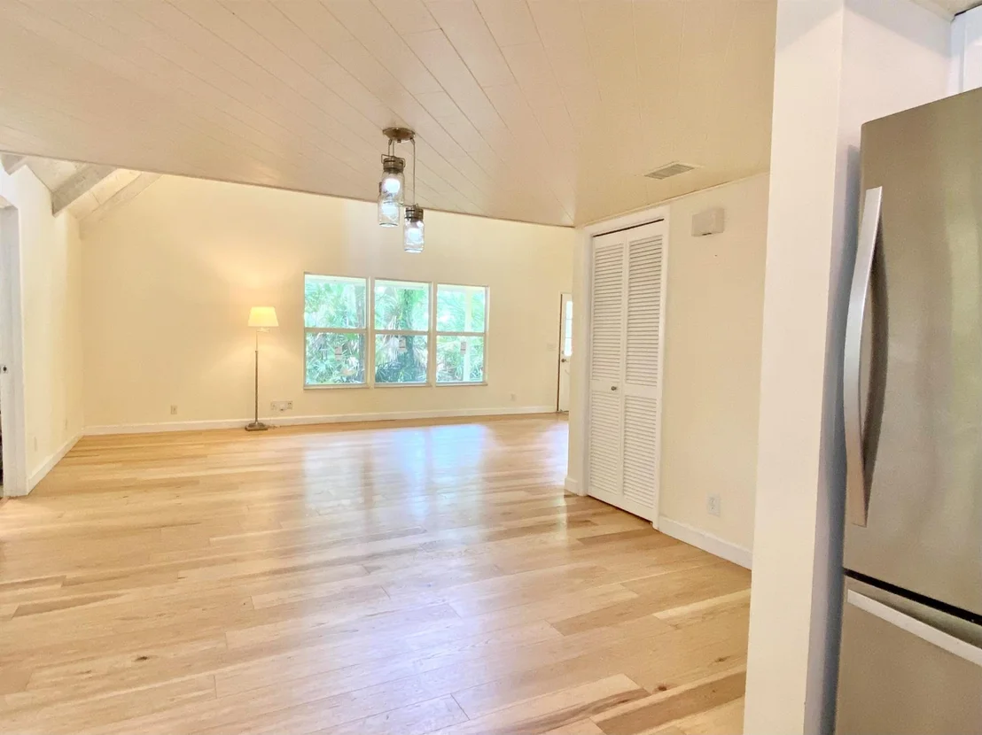 Photo of 16844 127 Drive N