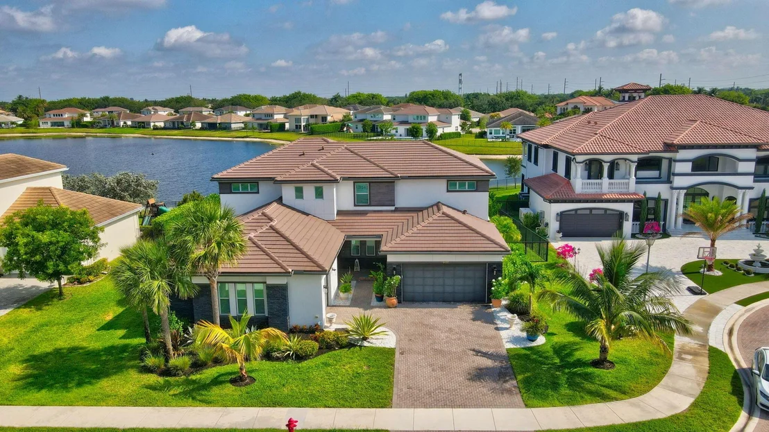Photo of 6422 Esprit Way