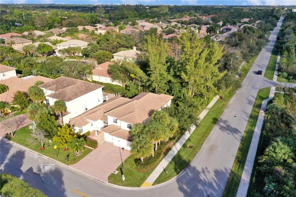 Photo of 7102 Pinecreek Way